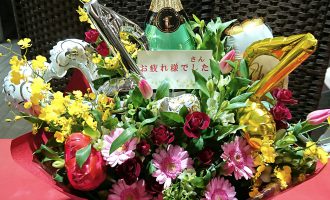 バルーンアレンジメント花シャンパンボトル