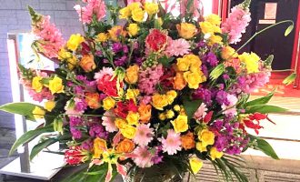 池袋へ豪華1段スタンド花おしゃれスタンド