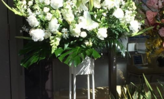 大阪市の病院様へお祝いスタンド花
